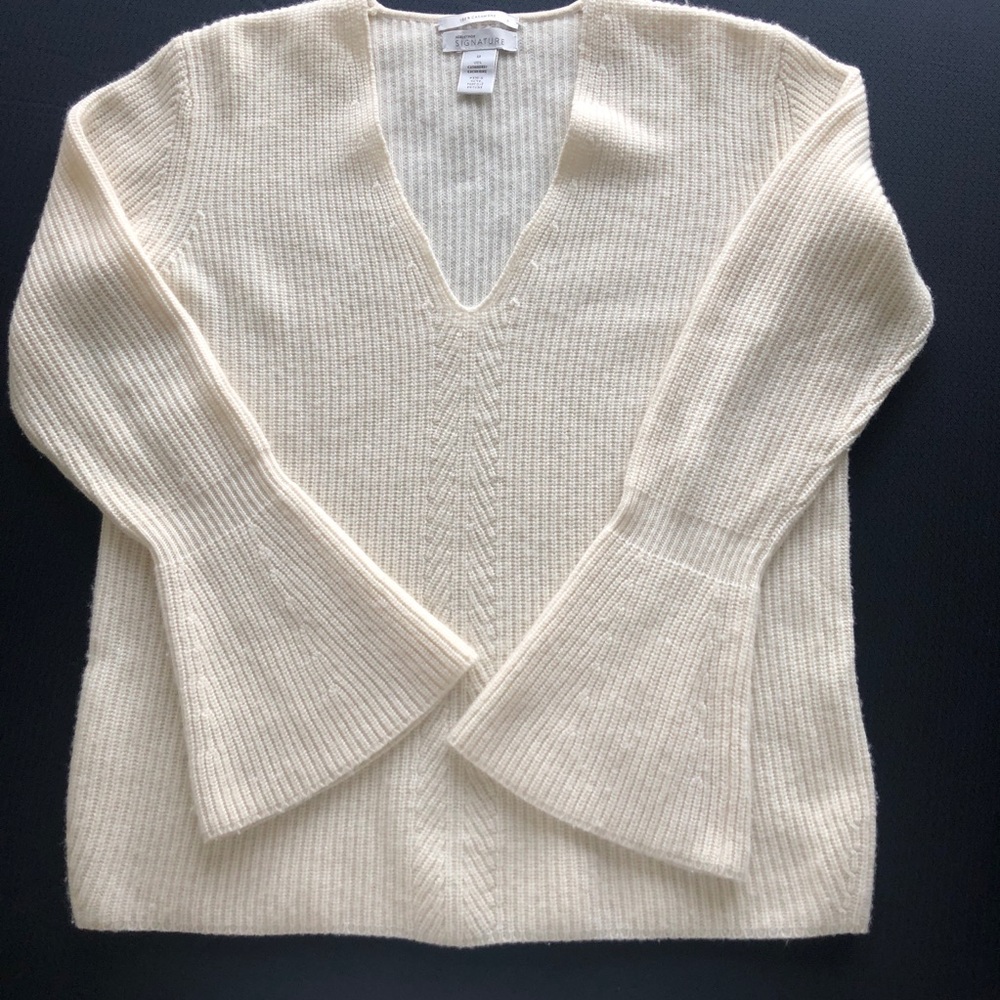 Nordstrom signature 100% soft cashmere sweater